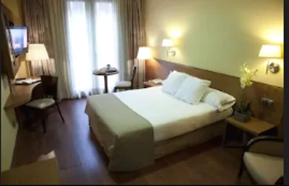 Фото Hotel Sterling