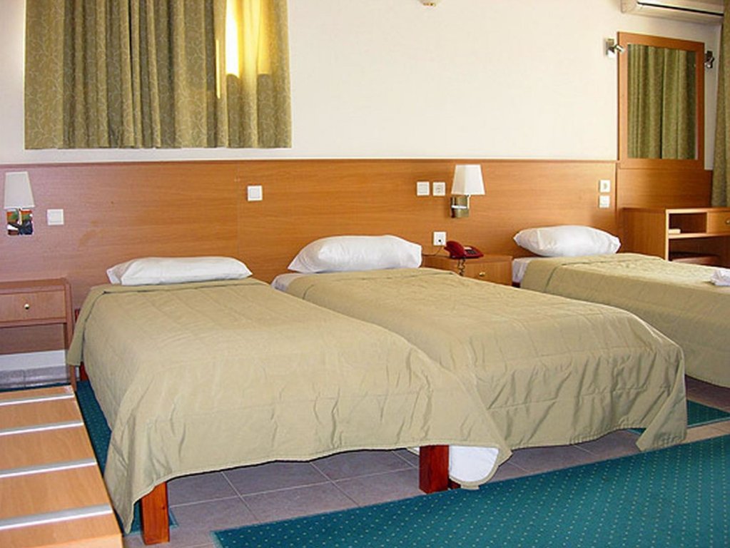 Фото Hotel Flisvos