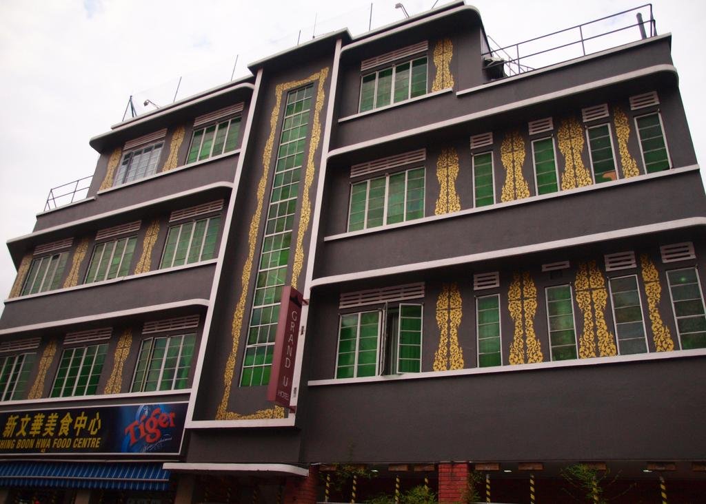 Фото Meriton Hotel