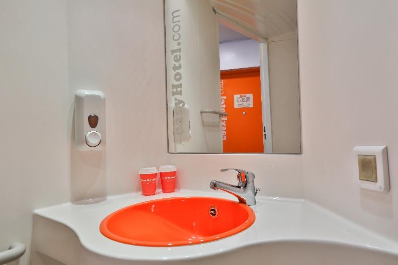 Фото easyHotel Sofia
