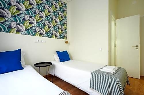 Фото Lisbon Inn Bica Suites