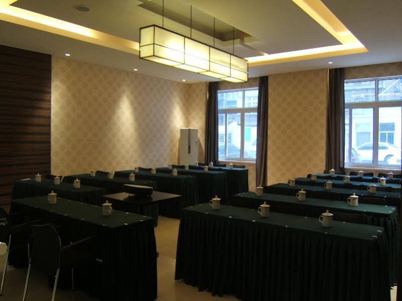 Фото Jinjiang Inn Nanchang Nanjing Road W