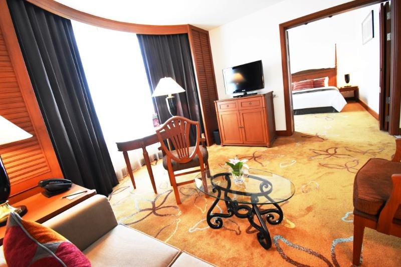 Фото Century Park Hotel