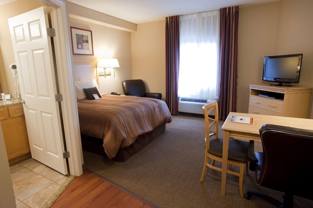 Фото Candlewood Suites Harrisburg, an Ihg Hotel