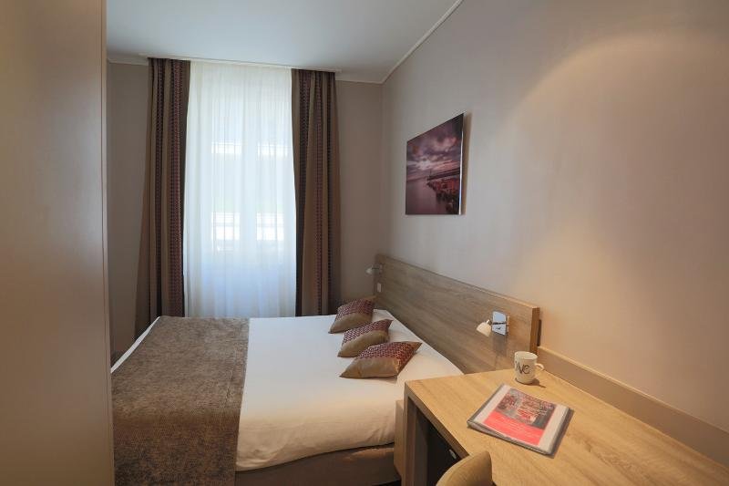 Фото Hotel de la Fontaine