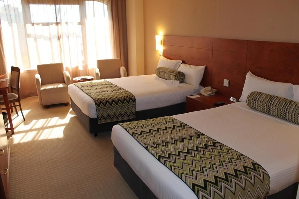 Фото The Sydney Boulevard Hotel
