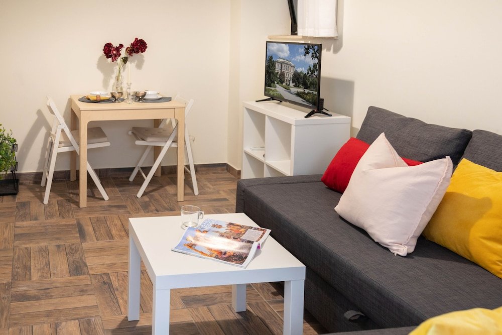 Фото Bright and Cozy Duplex Near City Center