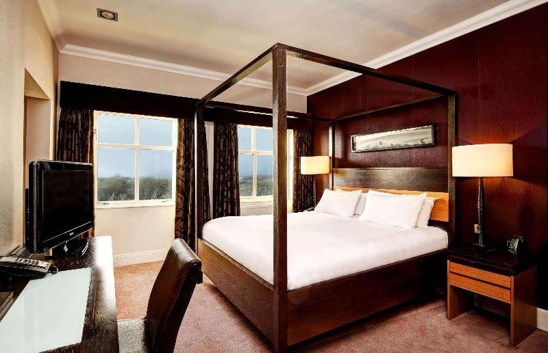 Фото DoubleTree by Hilton Hotel Dunblane Hydro