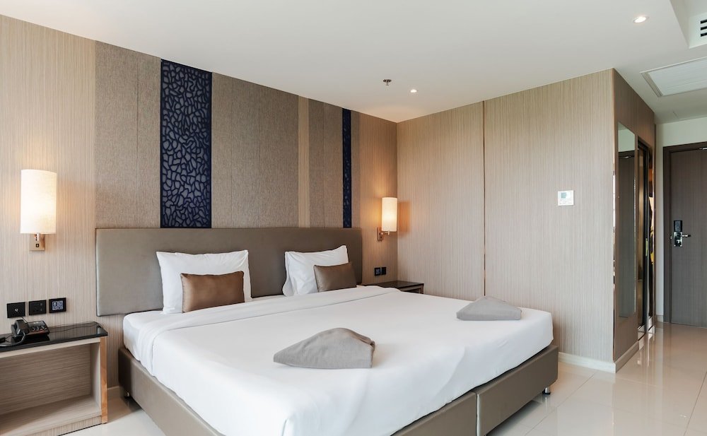 Фото The TJ Hotel