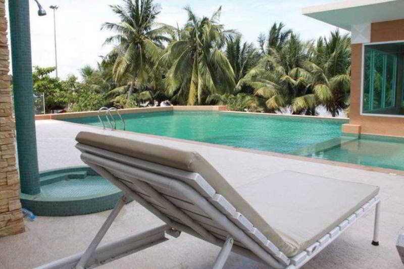 Фото Nana Chat Bangsaen Hotel