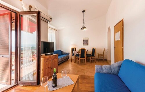 Жильё посуточно Stunning Apartment in Njivice With Wifi and 1 Bedrooms
