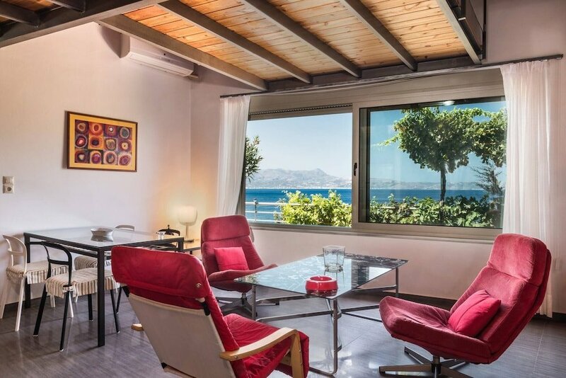 Гостиница House With Private Place To Swim, Solitary, View