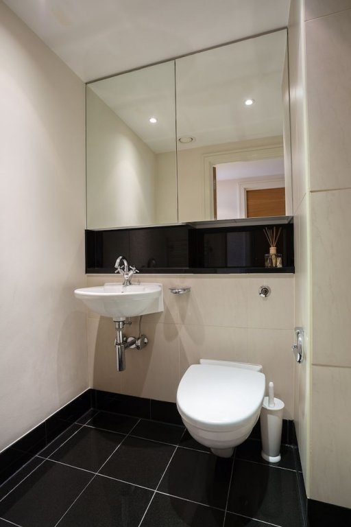 Фото Veeve Chelsea Bridge Wharf