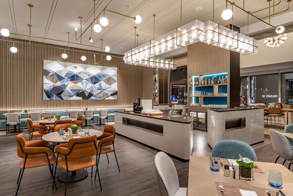 Фото Hilton Garden Inn Shenzhen World Exhibition & Convention Center