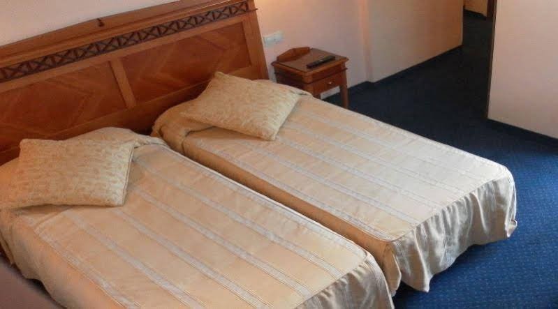 Фото Отель Ciutat Jardi