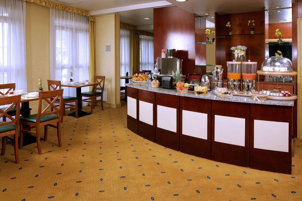 Фото Citadines Montmartre Paris