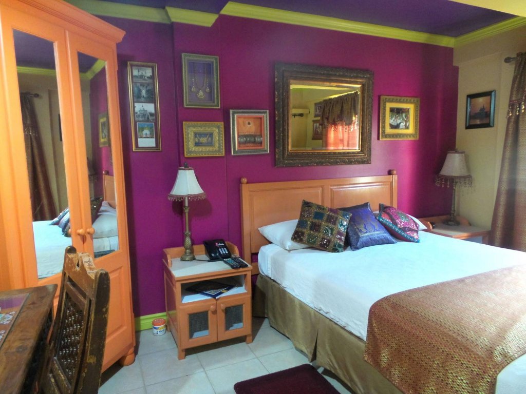 Фото Coblentz Inn Boutique Hotel