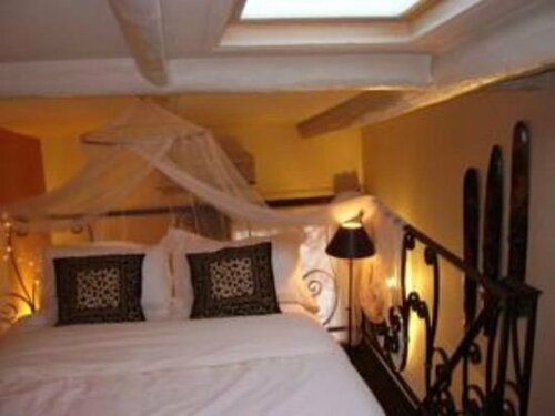 Гостиница Intérieurs-Cour в Ницце