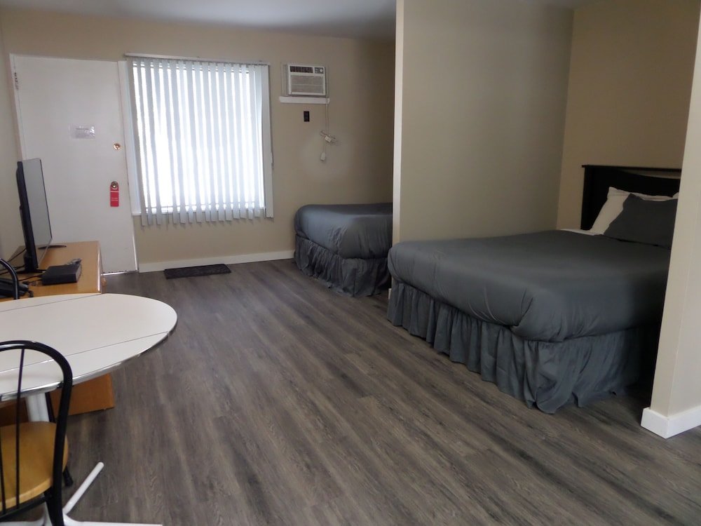 Фото Ray Lyn Motel