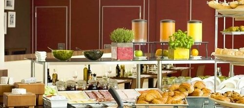 Гостиница Courtyard by Marriott Paris Saint Denis в Сен-Дени