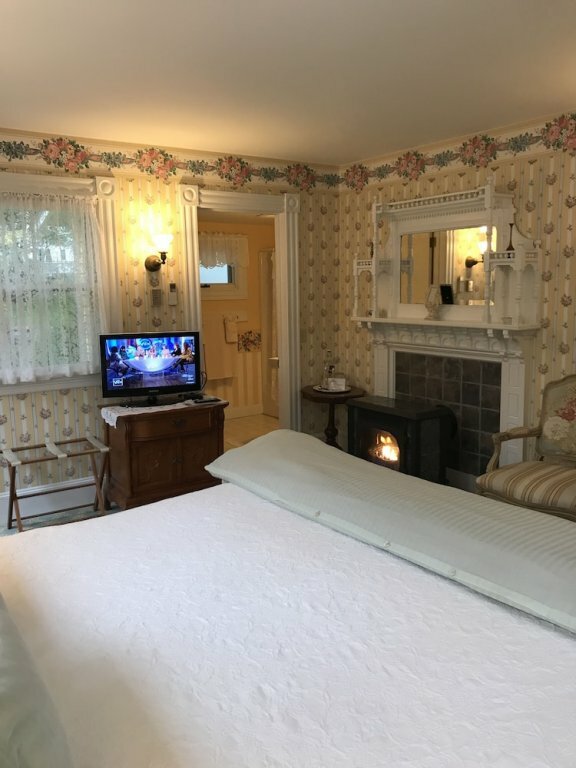 Гостиница Sand Bar Cottage Inn
