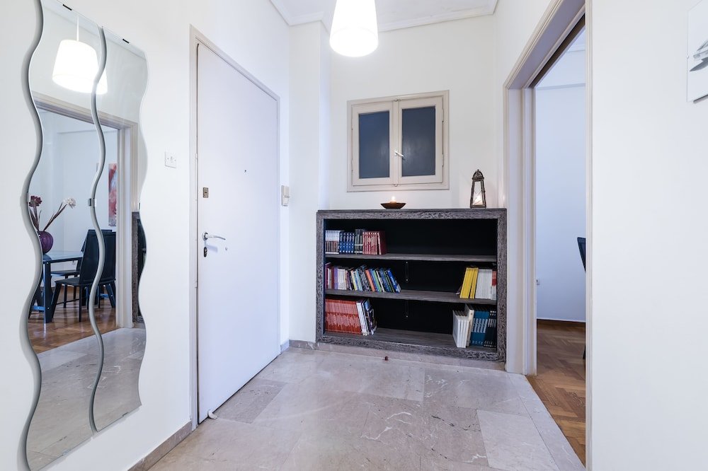 Фото Pagrati Park Front Studio