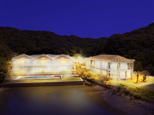 Гостиница Kujyukushima Seaside Terrace Hotel & SPA Hanamizuki в Сасебо
