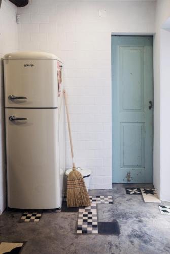 Фото The Surf Embassy Hostel