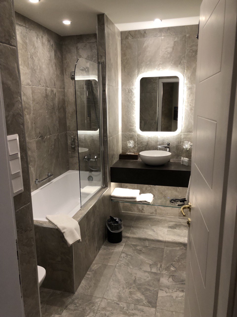 Фото Mamaison Residence Izabella Budapest