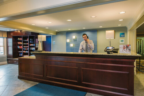 Гостиница Holiday Inn Express & Suites Merrimack, an Ihg Hotel
