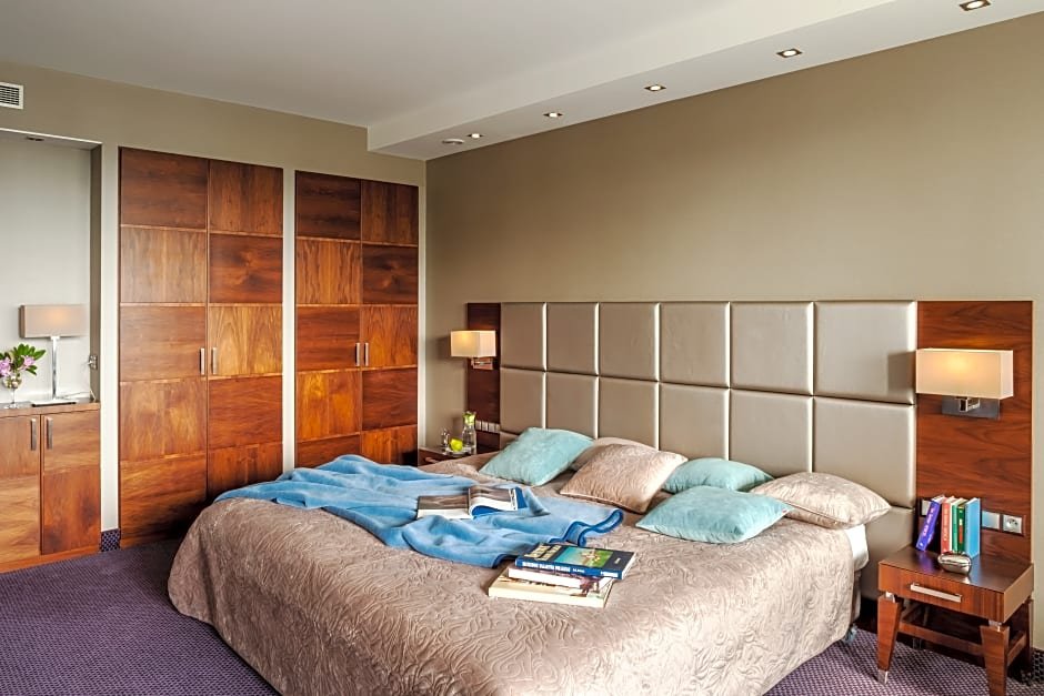 Фото Hotel Warszawianka