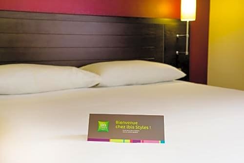 Фото ibis Styles Nantes Centre Place Royale
