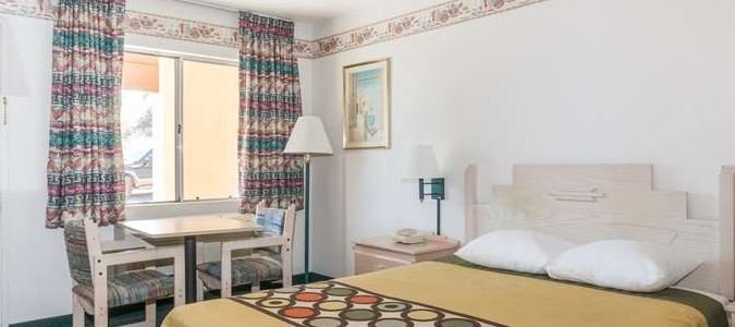 Фото Super 8 by Wyndham Cottonwood