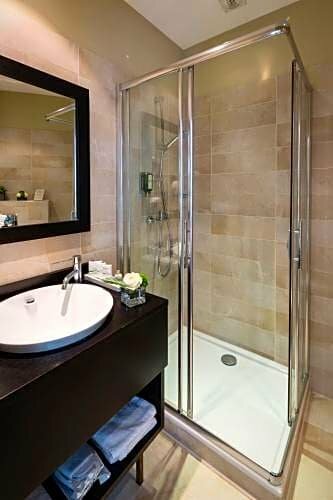 Внешний вид отеля La Place в Антибе, фото 5