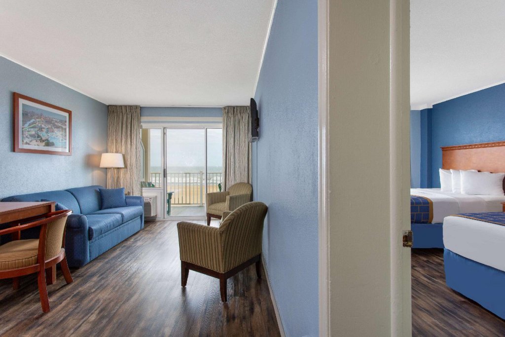 Фото Days Inn by Wyndham Ocean City Oceanfront