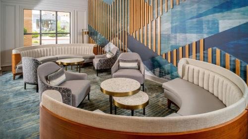 Фото Delta Hotels Huntington Downtown