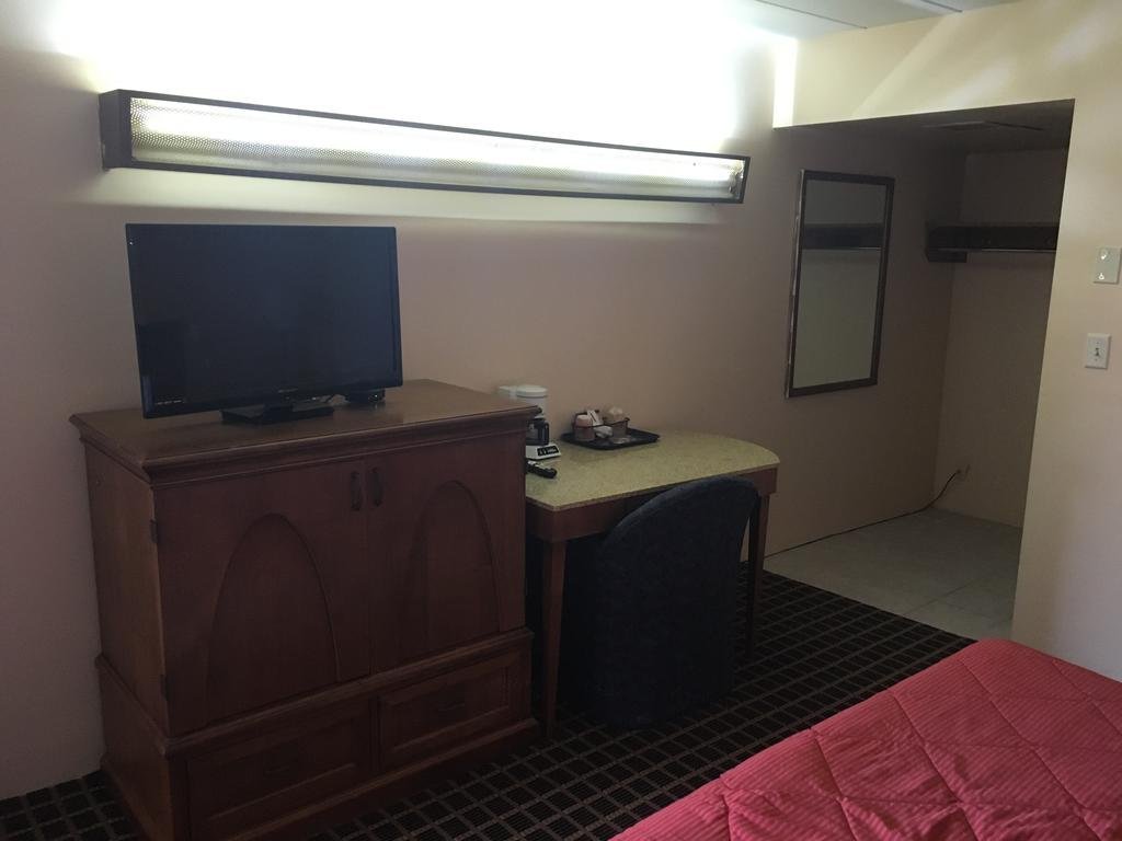 Фото Budget Inn of Bay City