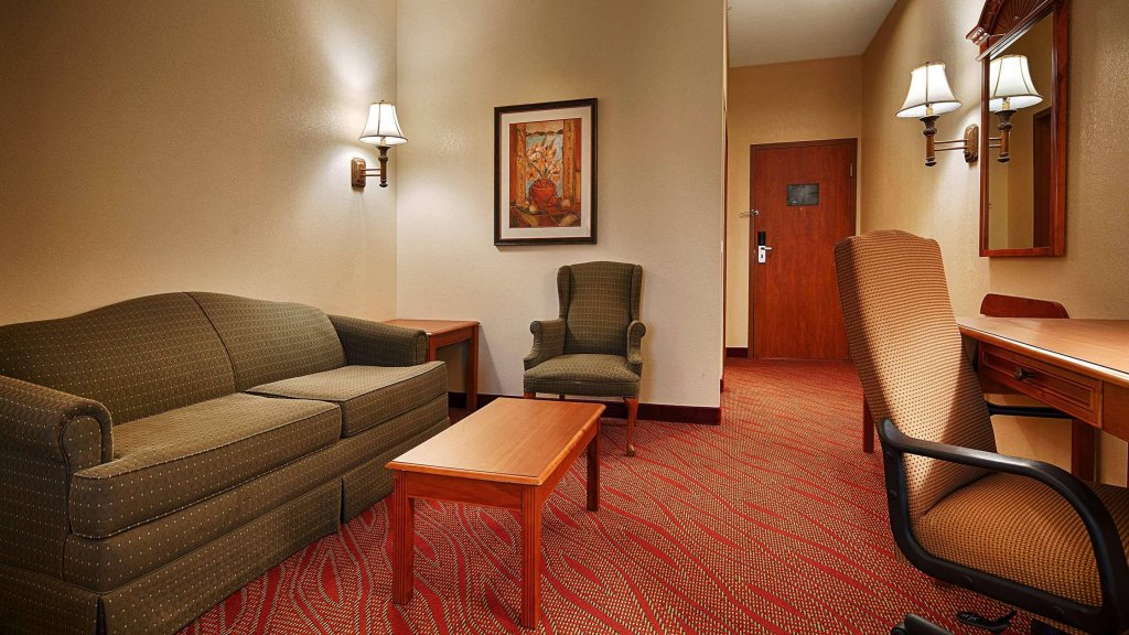 Фото Best Western Plus Midwest City Inn & Suites