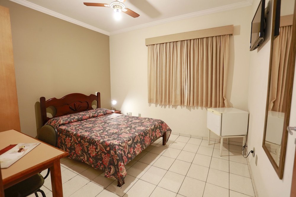 Фото Hotel Vitória Pindamonhangaba