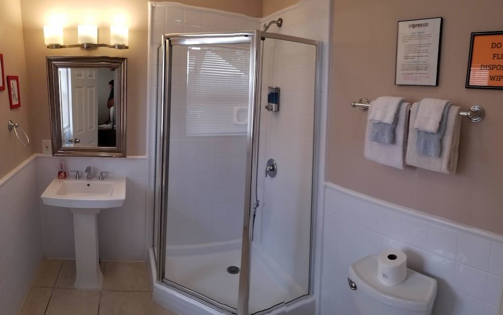 Фото Inn Leather Guest House - Male Only Lgbt