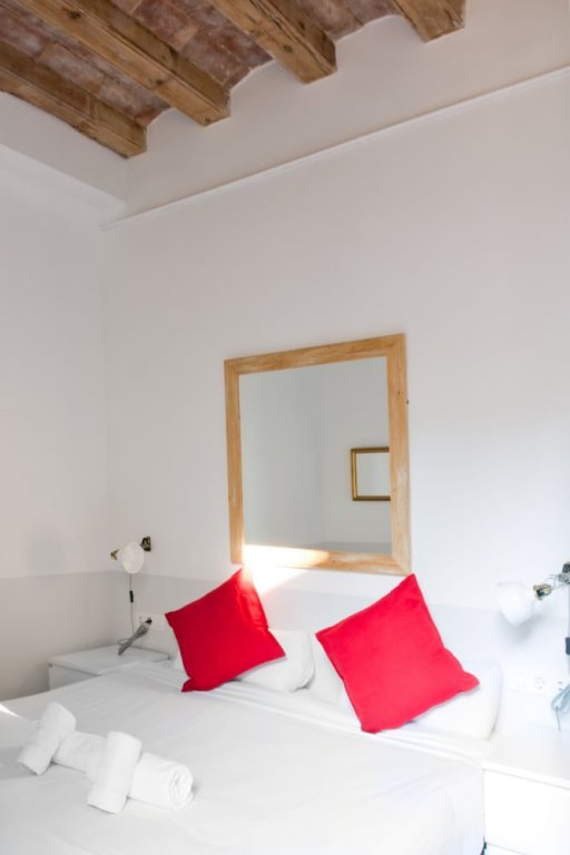 Фото My Address in Barcelona Old Town