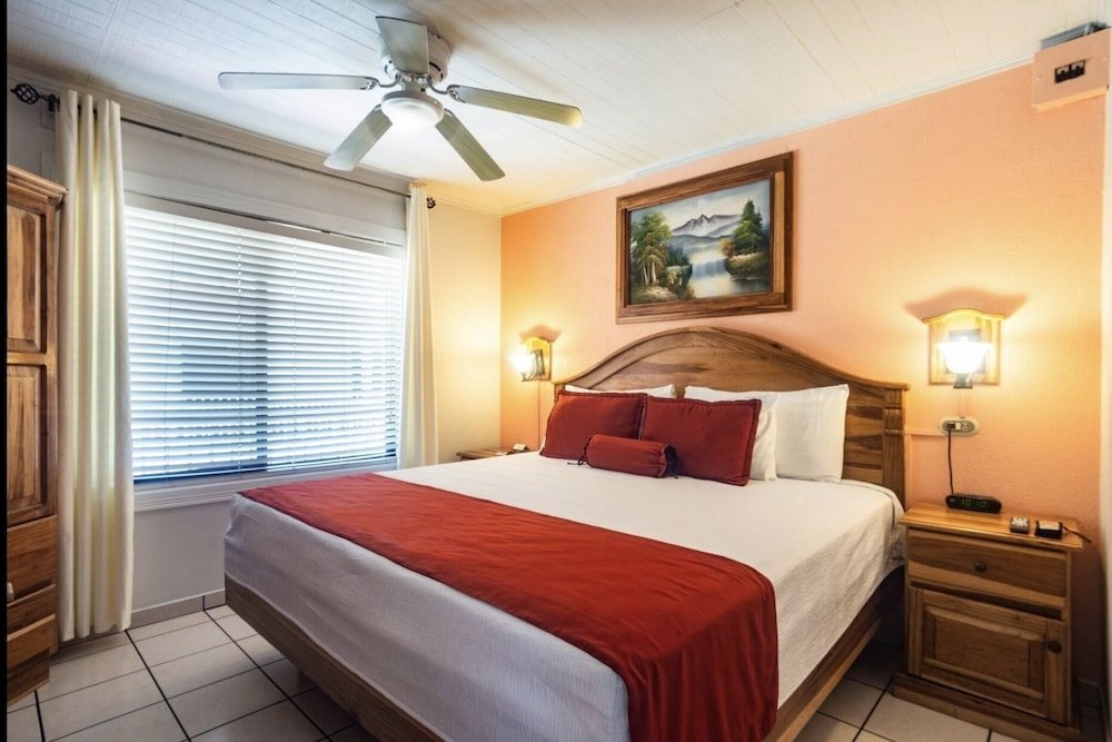 Фото Prado Inn & Suites