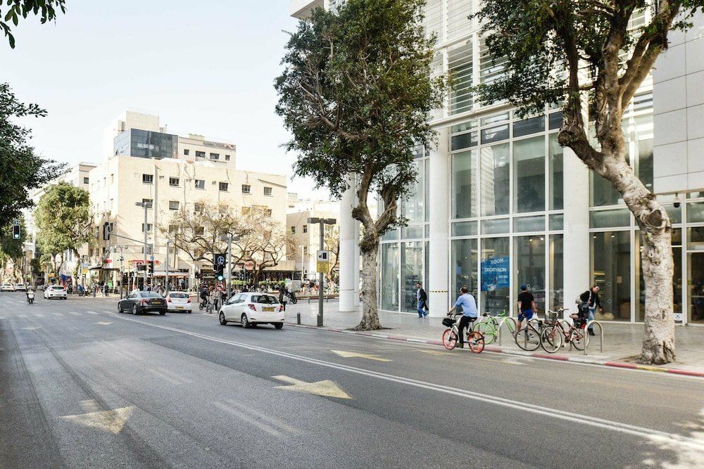 Short-term housing rental Stylish with Balcony Viewing Rothschild, Tel Aviv, photo