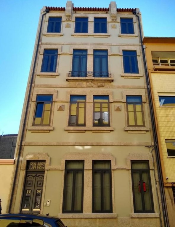 Фото Downtown Charming and Quiet Apartment