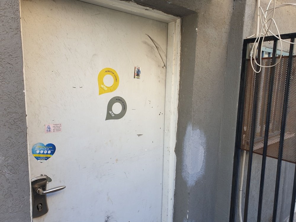 Фото AirTLV Ben Hasher Apartments