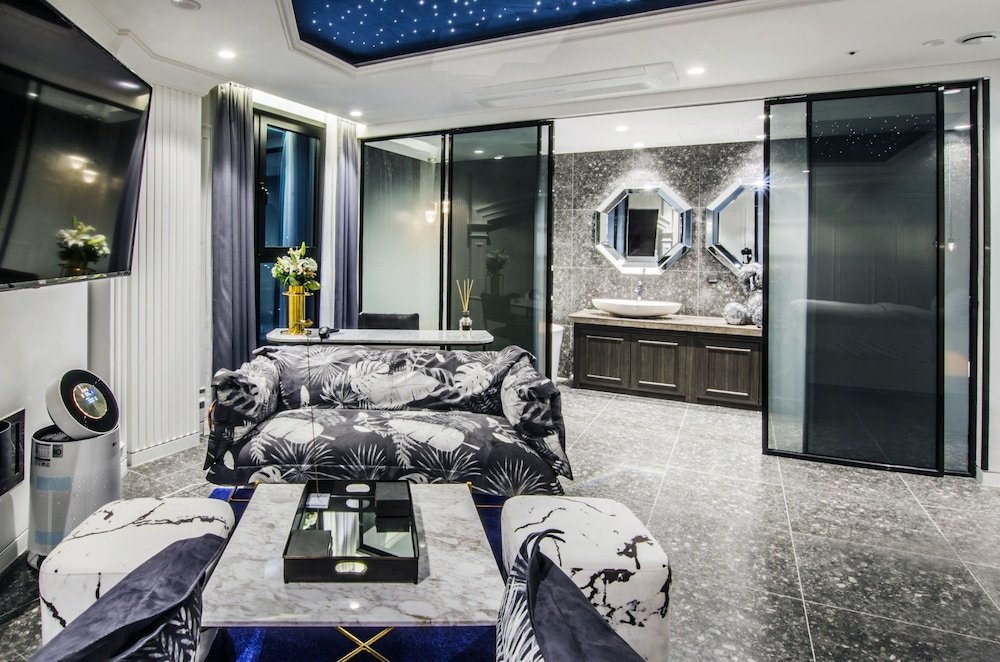 Фото Hotel the Castle Sincheon