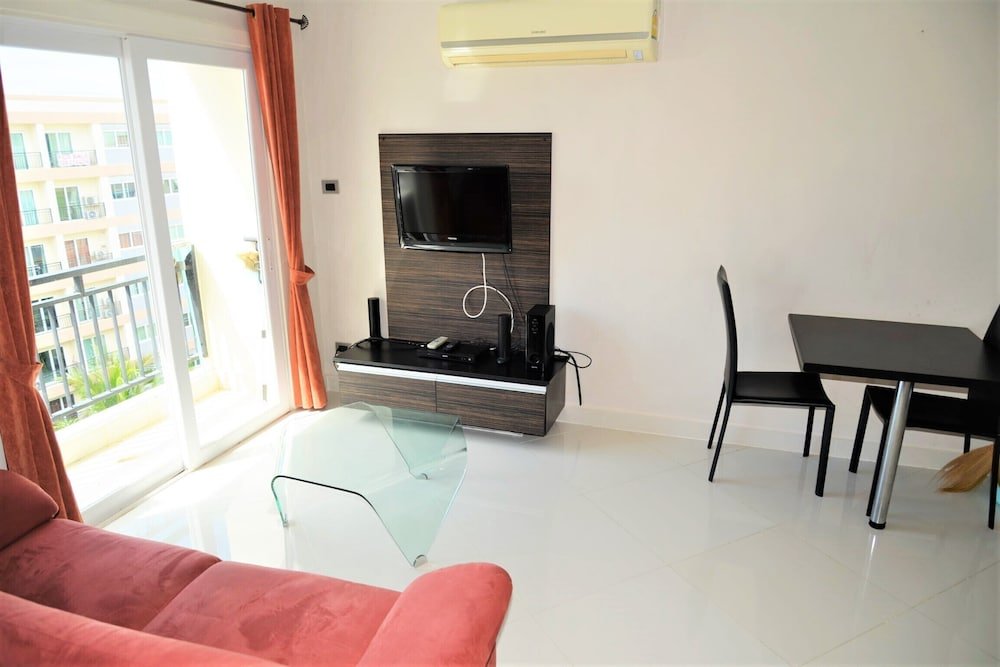 Фото Park Lane Studio Apartment With Swimming Pool View Pattaya