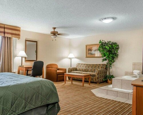 Гостиница Quality Inn & Suites