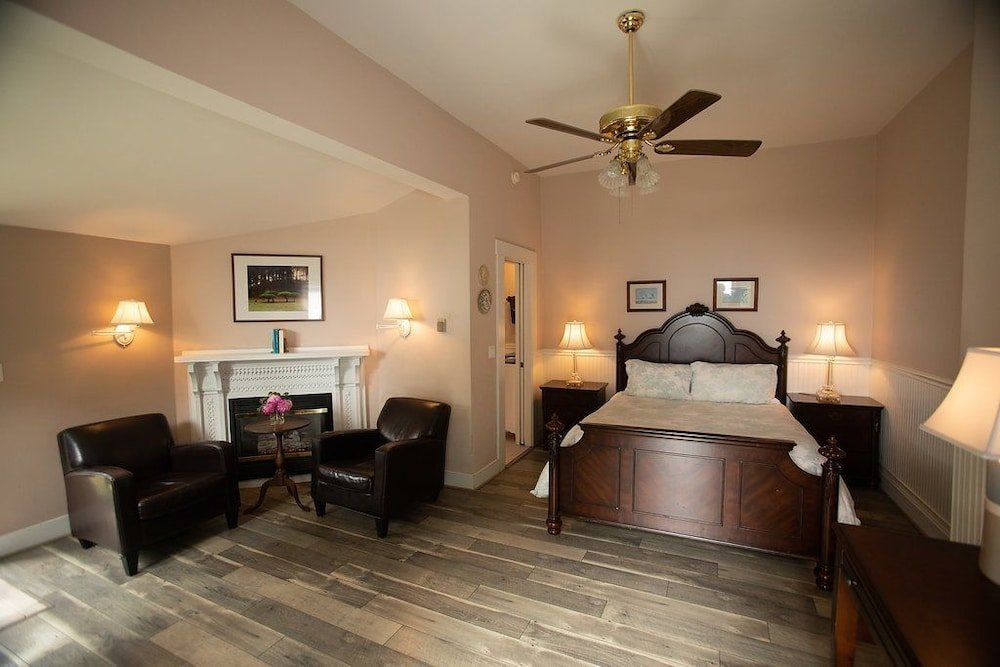 Фото Agate Cove Inn