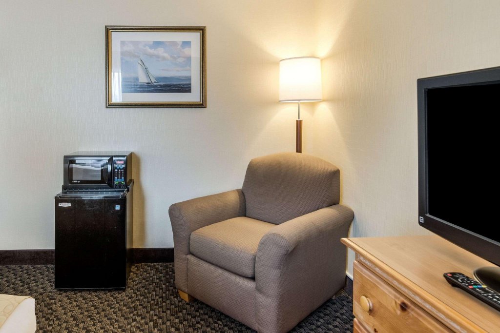 Фото Clarion Inn Seekonk - Providence